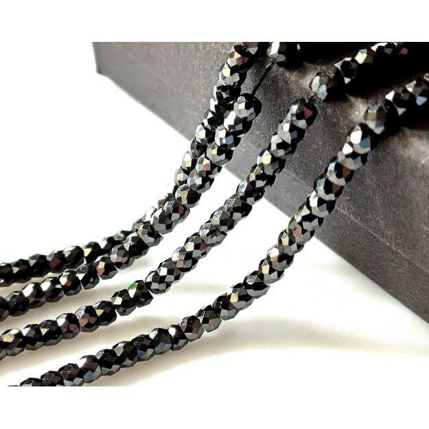 Cirkonis facetuotas juodas 3x2mm, juosta