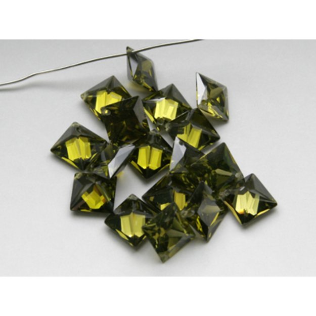 Cirkonio pakabukas rombas alyvuoginis 10x10x6mm