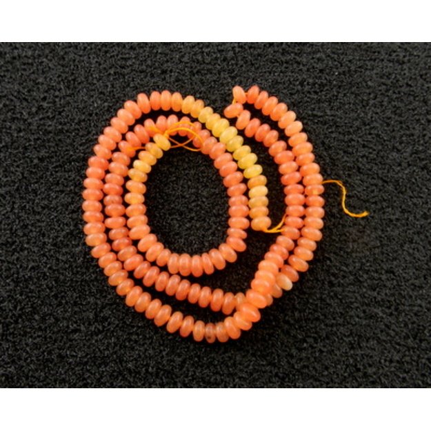 <b>žadeitas</b> natūralus, suspausti skritulėliai, 4x2mm, oranžinės sp. <b>10vnt</b>