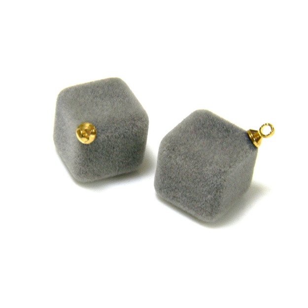 Akrilinis pakabukas dengtas veliūru Kubas pilkas 24x17.5x17mm