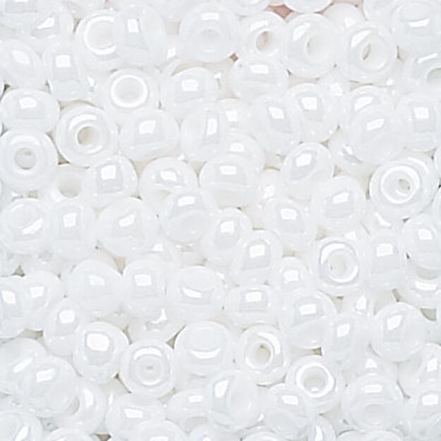 Čekiškas biseris Opaque-Sfinx baltas(46102) 10/0 50g