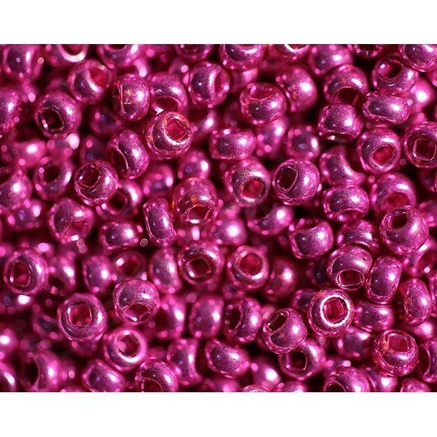 Čekiškas biseris metallic fuksijos(18377) 10/0 50g
