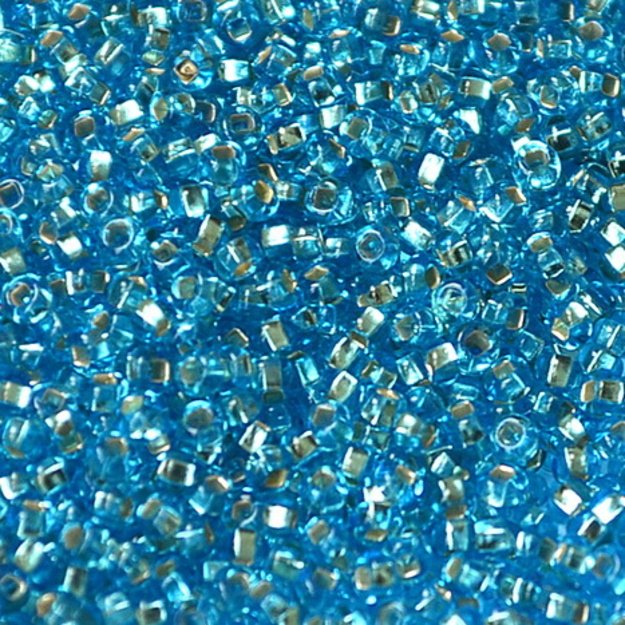 Čekiškas biseris Transparent akvamarino su sid. šerdim(67010) 10/0 50g